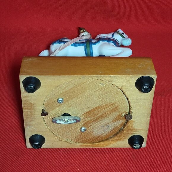 Vintage Musical Carousel Horse Figurine Plays Music - Picture 5 of 13